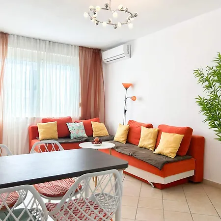 Orange 735 Apartment Durrës
