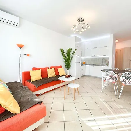 Apartament Orange 735 *